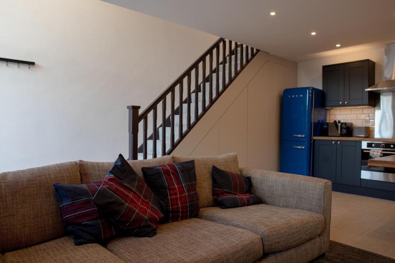 Unique Barn Conversion In Saddleworth Oldham Exterior photo